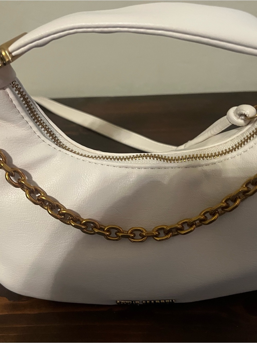 Steve Madden White Faux Leather Hobo Shoulder Bag with Gold Hardware - Picture 3 of 5